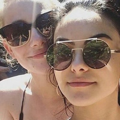 ronnie_mendes_'s profile picture. the name is Veronica but please call me Ronnie. I go to Robichaux Academy for girls. whatever you do don't make me mad or hurt my friends.