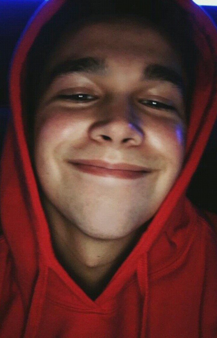 Mahomie, Beaster, Semideusa & Liar ♡ / Austin followed 30/12/2014 ❤ Rob followed 29/01/2015 ❤ Aunt Lisa and Grandad followed ❤