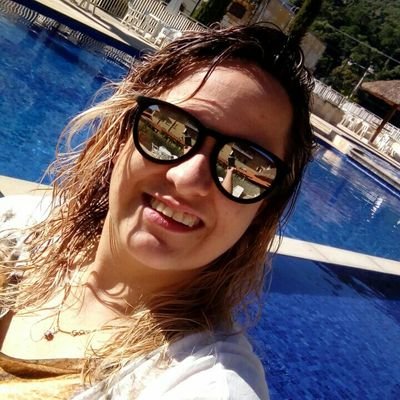 Joi_doce's profile picture. Sou super sincera, amo maquiagem ,ler, Deus é a razão da minha vida😍