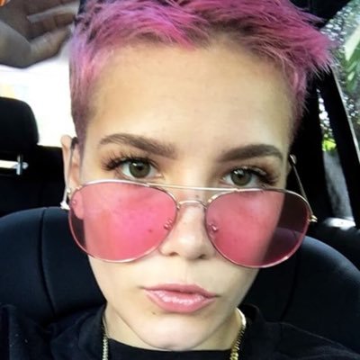 halseypinkhair's profile picture. 