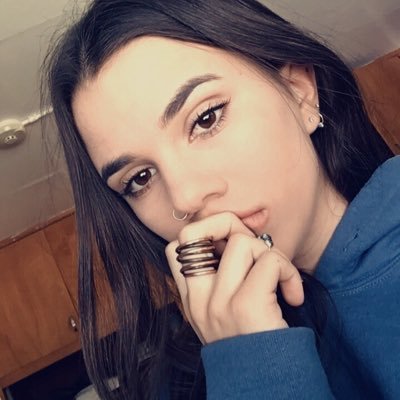 DeckerCarli's profile picture. i tweet u tweet we all #tweet