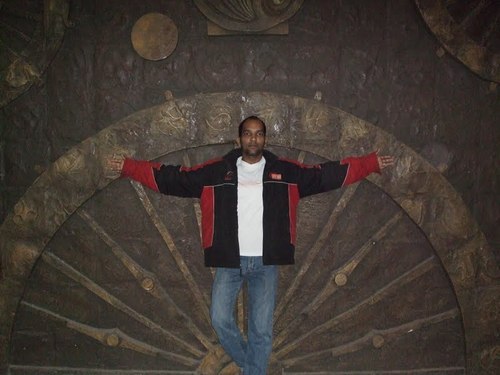 sreenathr1's profile picture. Cool and Casual Trendy and twitty In short the best u will find in Planet Earth.