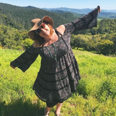 bossypants @lanterncontent. 🤓 6x author 📚roadtripper 🚐 food explorer 🌮gem miner 🏜geocacher⛰tree-hugger🌲dog person 🐶wine snob🍷vivre la vie bohème 🌙