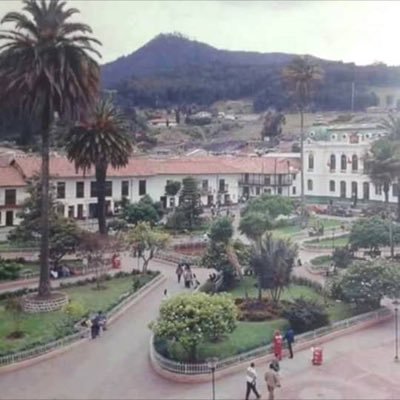 el apellido de un lejano pueblo italiano, nacido en Bogota, criado muy lejos pero siempre cercano