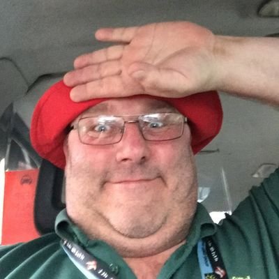 Proud London Black Cab Driver since 2000 & #MayfairMob member, Life long West Ham fan, Wannabe Dj, Dad to son Jay. Married to Tara & Step-Dad to Maisy & Grace