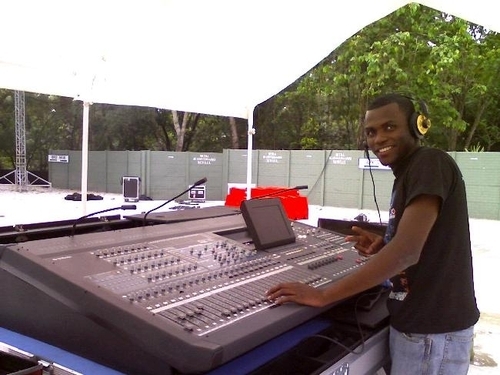 now im FOH asistent and Audio Technician in one of the biggest Professional Audio Company in Guatemala
