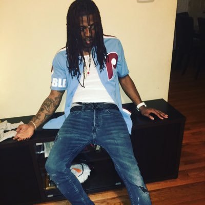 If yu Not from da streets diz shits ovaa ya head yu cant relate 2 da struggle im closer 2 da dead !! Da Youngest In Charge 400⛽️ £i£Ⓜ️AC CHIRAQ Rap Artist #BLE