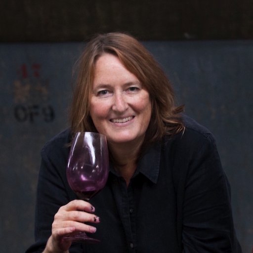 redbycaroline's profile picture. 