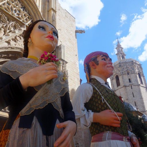 Discover Valencia (Spain) through the eyes and belly of a local.
