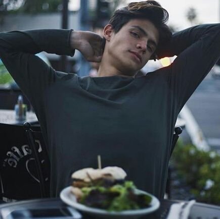 helldain's profile picture. 