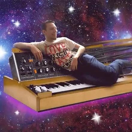 #UX, #Web #Designer, #Musician and cofounder of https://t.co/xwX4289iGV and @immersivescenes – I'm passionate about #music, #design and the web.