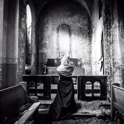 Passionate about photography and always shooting perspective to express my artistic vision!