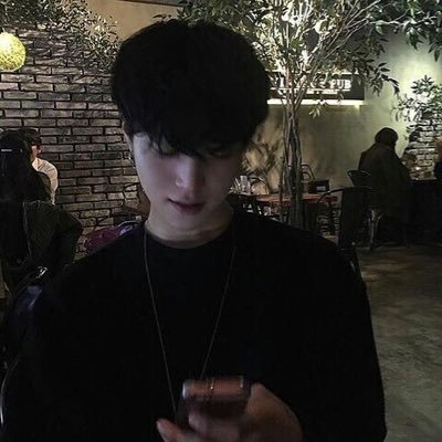 aigoaway's profile picture. Hey, do you know who's beautiful? Read the first word.