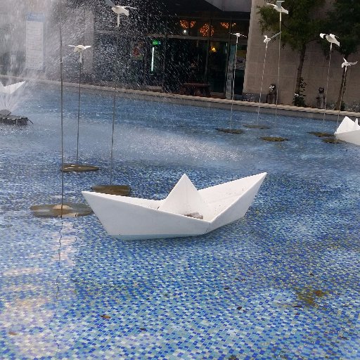 Artwork_K's profile picture. 잡초로 가득한 광야에서도 꽃은 핀다