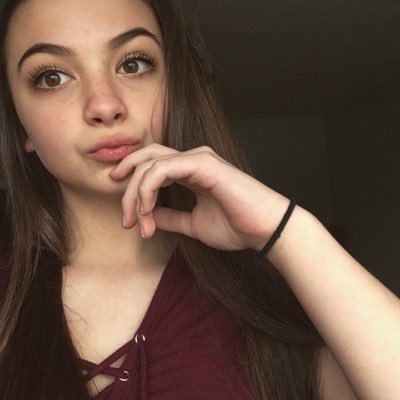 emilysharpp8's profile picture. 