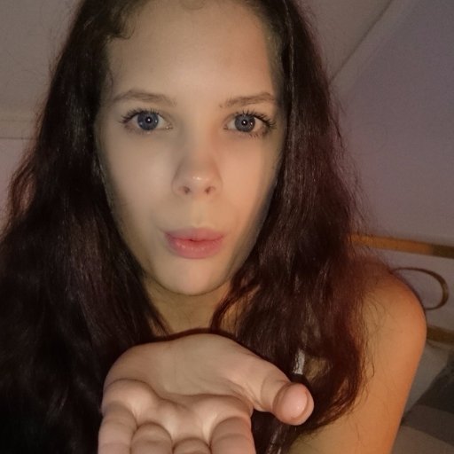 lizzyjen814's profile picture. 