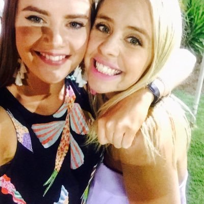 CpainHoward's profile picture. mother of bubbles the dolphin 🐬 donut enthusiast 🍩