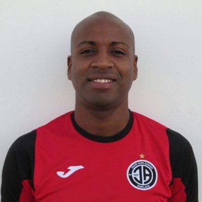 Futbolista profesional actualmente jugador del CLUB JUAN AURICH...