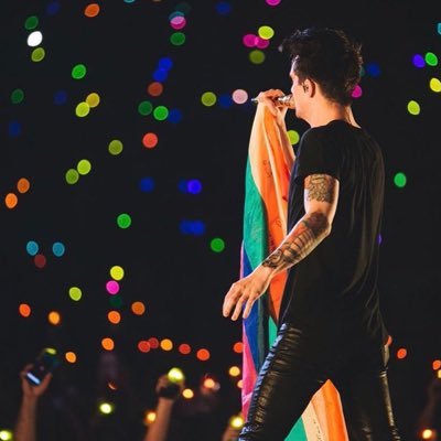 free follow from @vintageuries follow back there not here if u would like. (pls don't follow back!!)