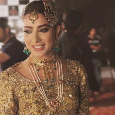 Official Fanclub of Mehwish Hayat. Stay tuned to get all the latest news about her. Follow her: @MehwishHayat