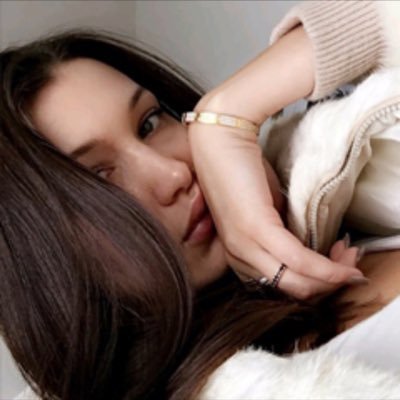 bellarpgnclk's profile picture. somewhere between psychotic and iconic.