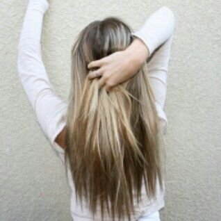 lyizaalehina's profile picture. 