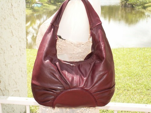 pursesvintage's profile picture. If you love Vintage Purses & Handbags, then follow me & I'll follow you! I'm a vintage Purse and Handbag Seller on Ebay and on http://t.co/XajwG7fVt7