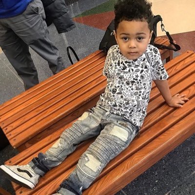 I'm HypeMan Ballin I'm from Gary Indiana born in Long Beach California all I Smoke is kill I'm known to keep it trill I'm in this shit to get a Mill (Meal)