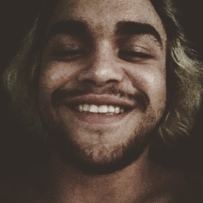 1/2 M.O.B || I make trap N stuff || Dj / Producer || Check my souncloud link in my bio. :)