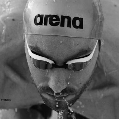 Nageur professionnel membre de l'équipe de France de natation. Champion du monde 2011 du 100m dos. Champion du monde 2013 et 2015 du relais 4x100m NL.