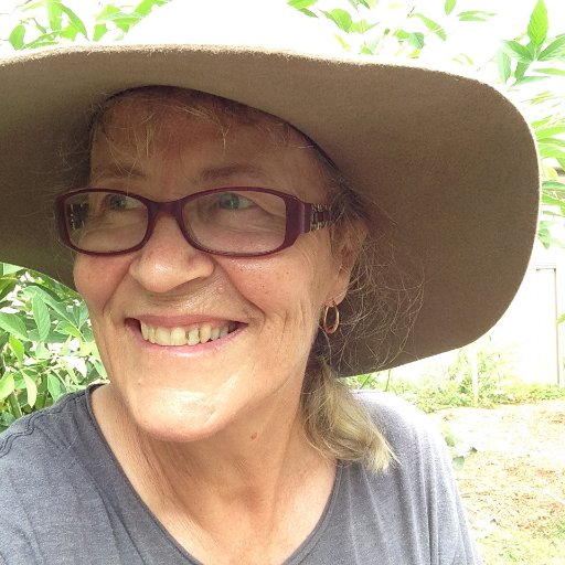 Permaculture enthusiast and consultant. Happy to help people to live more sustainable life. Loves nature and bush walking. https://t.co/NWvSGfHgCw