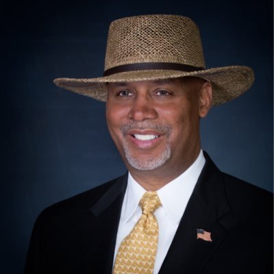 A black conservative the media claims doesn't exist. They are wrong. Author of: My Crazy White Wife is a Racist? Really? #MAGA #KAG #NRA on https://t.co/gm9Qsv9xAE @AntsRants