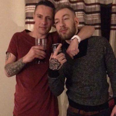 Well if you know me you will know I'm manchester united daft!! I'm 27, tattoos... live in Edinburgh