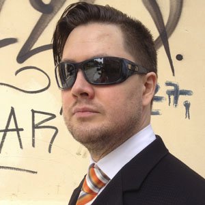 TomLautenbacher's profile picture. Full Stack Online Entrepreneur: I tweet in EN, DE & EL about Business Management | Marketing & Growth | Full Stack Development & DevOps