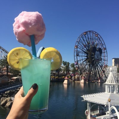 DLdrinks's profile picture. Drink up me hearties, Yo Ho! 🍹🥃🍸🍭@TheDrinksOfDisneyland. 📸