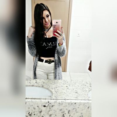 Enquanto a minha consciência estiver limpa sobre os meus atos,o pensamento alheio não me interessa!