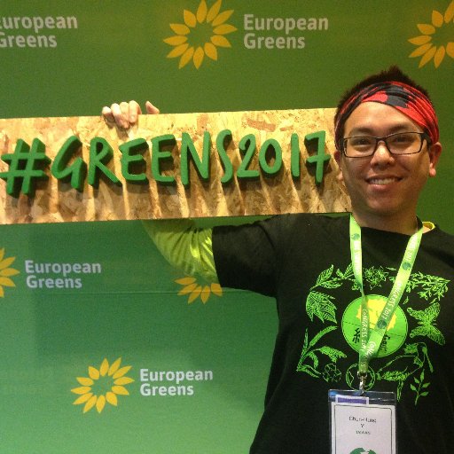 dicot0306's profile picture. 寵辱不驚，看庭前花開花落； 去留無意，望天空雲卷雲舒。 --明·陳繼儒《小窗幽記》