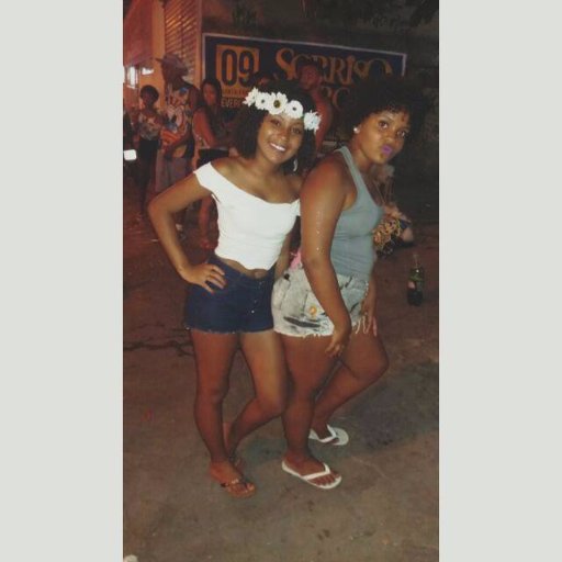 RlxJulynha's profile picture. 