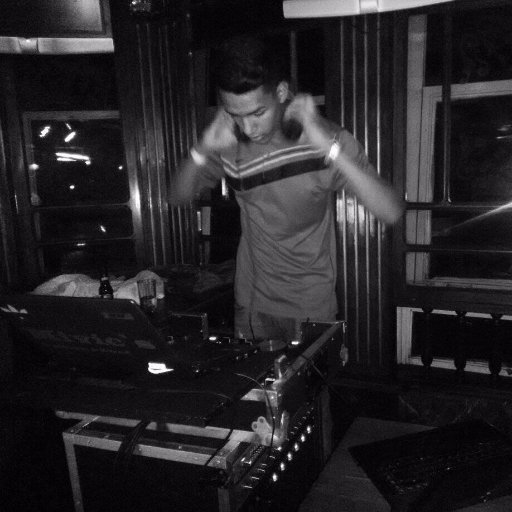 DJ / PRODUCER
V E N E Z U E L A
BBM: 5C00CD65
DIOS ES MI GUÍA