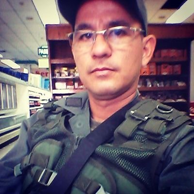 MILITANTE de la patria de bolivar chavista x naturaleza y crianza SIGUIENDO el legado con el CMD en jefe N MADURO la patria sigue CARAJO SIGO CON MI MORRAl CMD
