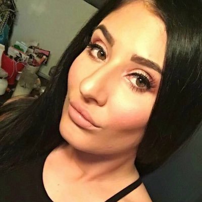 PrncessJuJu's profile picture. hair stylist and makeup artist. 💇🏻💄Instagram = @PrncessJuJu