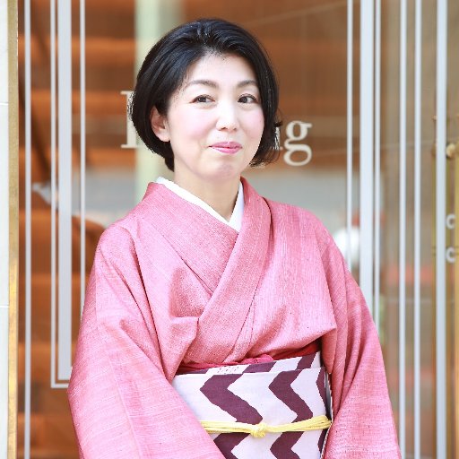 文筆業。「心とからだを幸せにする性知識イミダス」などで取材・執筆しています。昔話のストーリーテリングを修業中。 Writer based in Tokyo. Do storytelling. Vegan whenever possible. Love sumo, figure skating, and KABUKI.