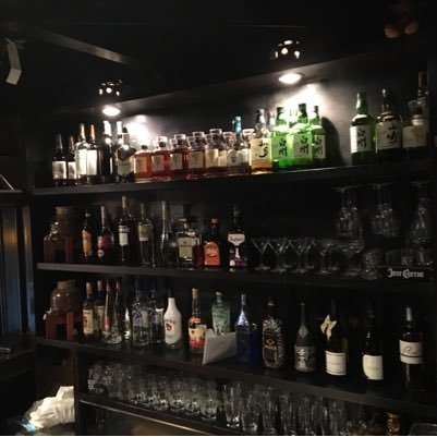 baralley123's profile picture. 甲南3人関学1人と女の子1人の計5人でバー経営してます。平日は19時〜0時、金土19時〜3時(この時間は仮でお客様次第)予約もお待ちしてます！ぜひ来てくださいね〜