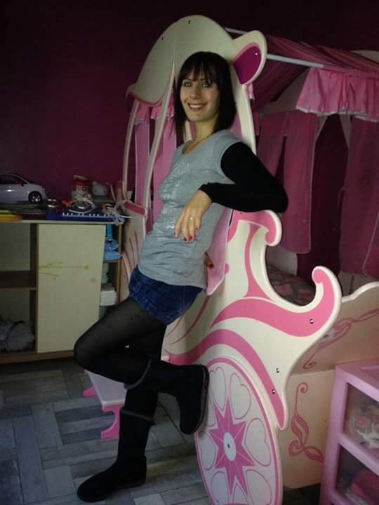 BurelJennifer2's profile picture. Je suis une maman de 4 amours, je suis mariée à un homme formidable que j'aime plus fort que tout.Je suis un amour mais je peux mordre au besoin♡