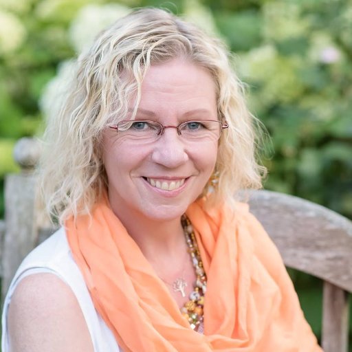 YvonnePhoto's profile picture. Yvonne White LBIPP - Photographer, coffee drinking, cat loving, short, blond, just getting on with it.