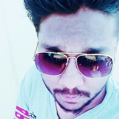 Damn Zindagi.. photoshoot lover.. future Photographer and present photo editor.. 😍📷