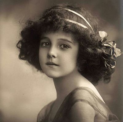 cinnabuns07's profile picture. chocolate is love, love is chocolate..