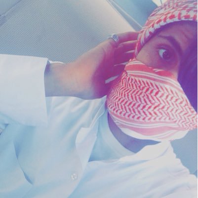 نضحک ونمزح ، وكلنُ داخلهہ عبرهه ي وقت ﻻ تخدعک ضجهہ حكاوينآ