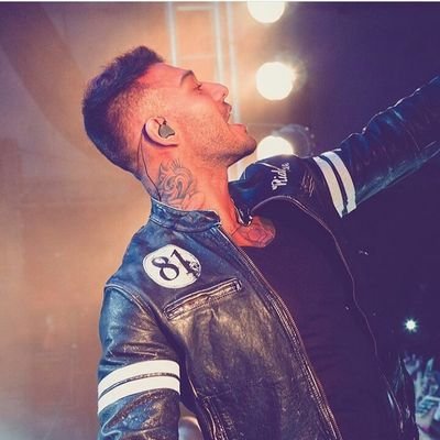 Mineira Uai❣
@LucasLucco
Primeiro o meu coração Te Ama Depois ele Bate 🎶
- Maria Luiza