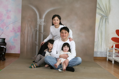 온누리에 자유,사랑,평화,행복만이 가득하길 간절히 바라며..삭막한 시대에 훈훈한 인간관계를 형성하고자 트위터를 시작합니다.골프/등산/야구/